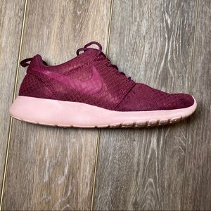 NIKE WOMENS ROSHES